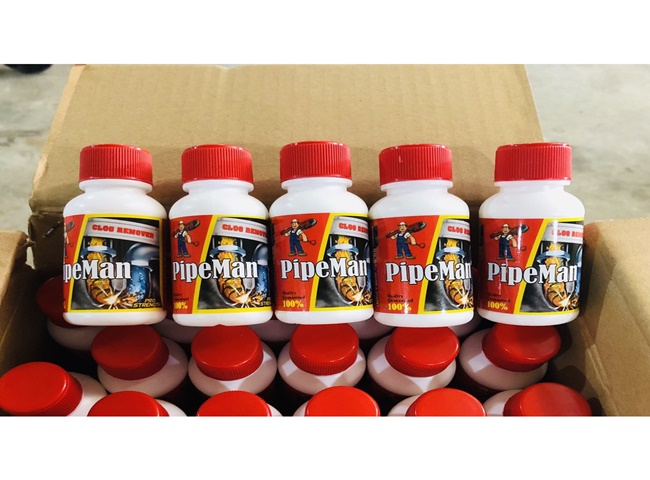 C&oacute; nhiều loại h&oacute;a chất th&ocirc;ng bồn tiểu nam