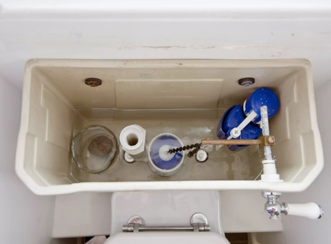 Chỉnh phao nước để khắc phục r&ograve; rỉ