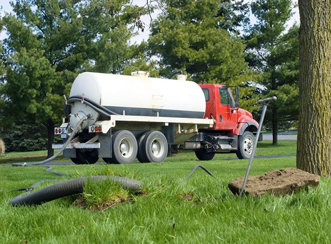 R&uacute;t hầm cầu quận 3 Huy H&ugrave;ng lu&ocirc;n thi c&ocirc;ng theo quy tr&igrave;nh