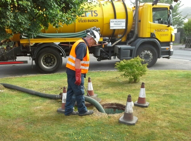 Bảng b&aacute;o gi&aacute; r&uacute;t hầm cầu quận 3 mới nhất d&agrave;nh cho kh&aacute;ch h&agrave;ng