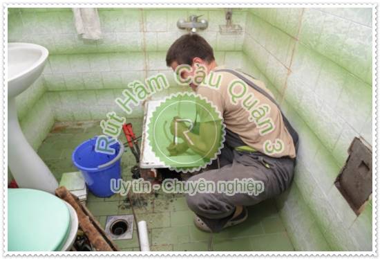 Cách thông tắc bồn cầu nhanh nhất bằng pittong