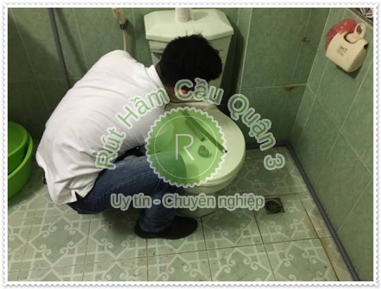 C&oacute; hiệu quả kh&ocirc;ng khi th&ocirc;ng bồn cầu bằng muối
